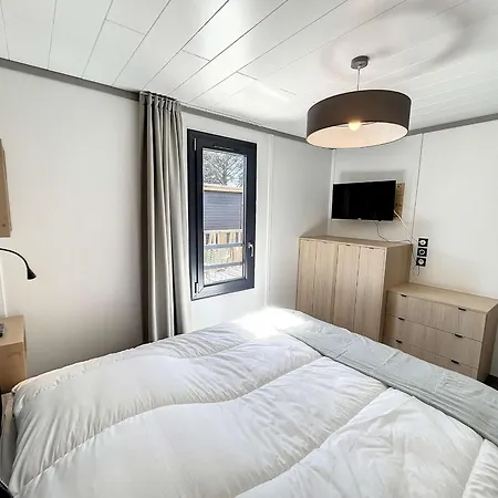 Chalet 4 Pers Avec Piscine Chauffee, Terrasse Privative, A 2 Pas De La Et Commerces - Fr-1-361-467 Jullouville