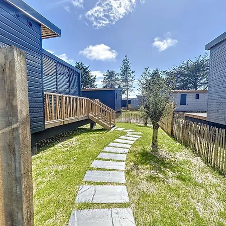 4 Pers Avec Piscine Chauffee, Terrasse Privative, A 2 Pas De La Et Commerces - Fr-1-361-467 *