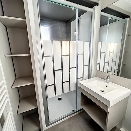 4 Pers Avec Piscine Chauffee, Terrasse Privative, A 2 Pas De La Et Commerces - Fr-1-361-467 * Jullouville-les-Pins