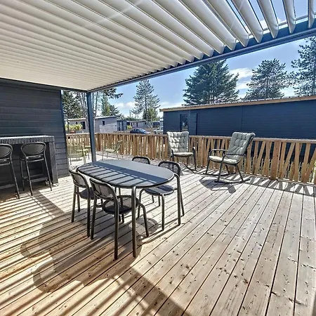 Chalet 4 Pers Avec Piscine Chauffee, Terrasse Privative, A 2 Pas De La Et Commerces - Fr-1-361-467 Jullouville-les-Pins