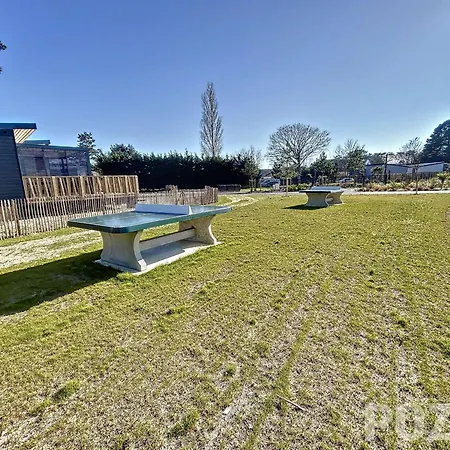 4 Pers Avec Piscine Chauffee, Terrasse Privative, A 2 Pas De La Et Commerces - Fr-1-361-467 Chalet Jullouville-les-Pins