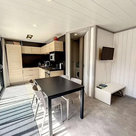 4 Pers Avec Piscine Chauffee, Terrasse Privative, A 2 Pas De La Et Commerces - Fr-1-361-467 *