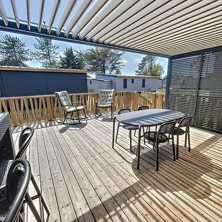 4 Pers Avec Piscine Chauffee, Terrasse Privative, A 2 Pas De La Et Commerces - Fr-1-361-467 Jullouville