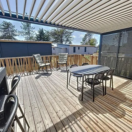 4 Pers Avec Piscine Chauffee, Terrasse Privative, A 2 Pas De La Et Commerces - Fr-1-361-467 Jullouville-les-Pins